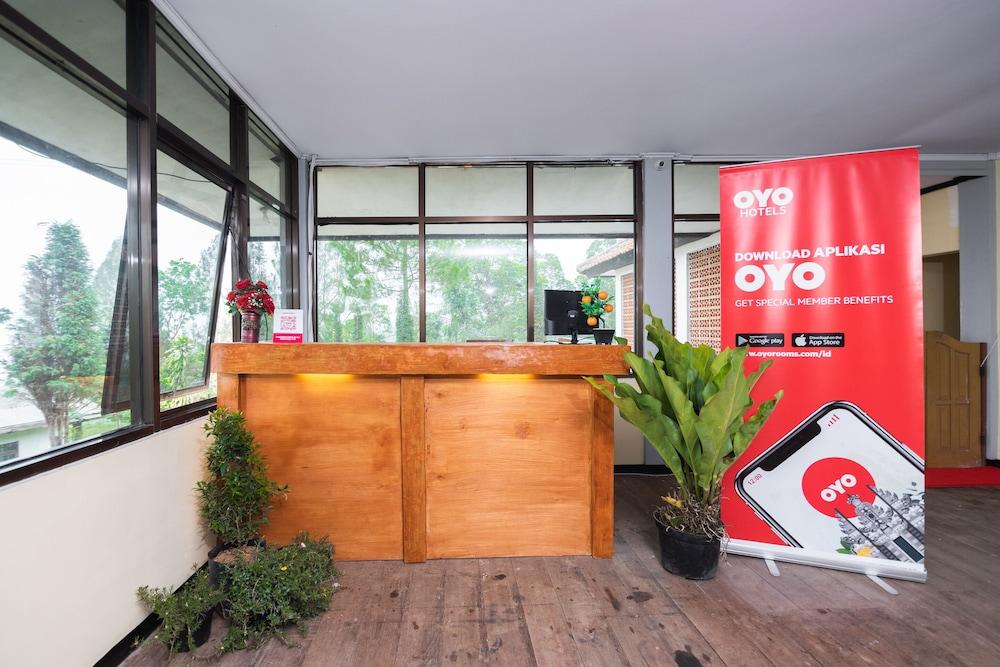 Oyo 1852 Intan Bromo Homestay Pasuruan Exteriér fotografie